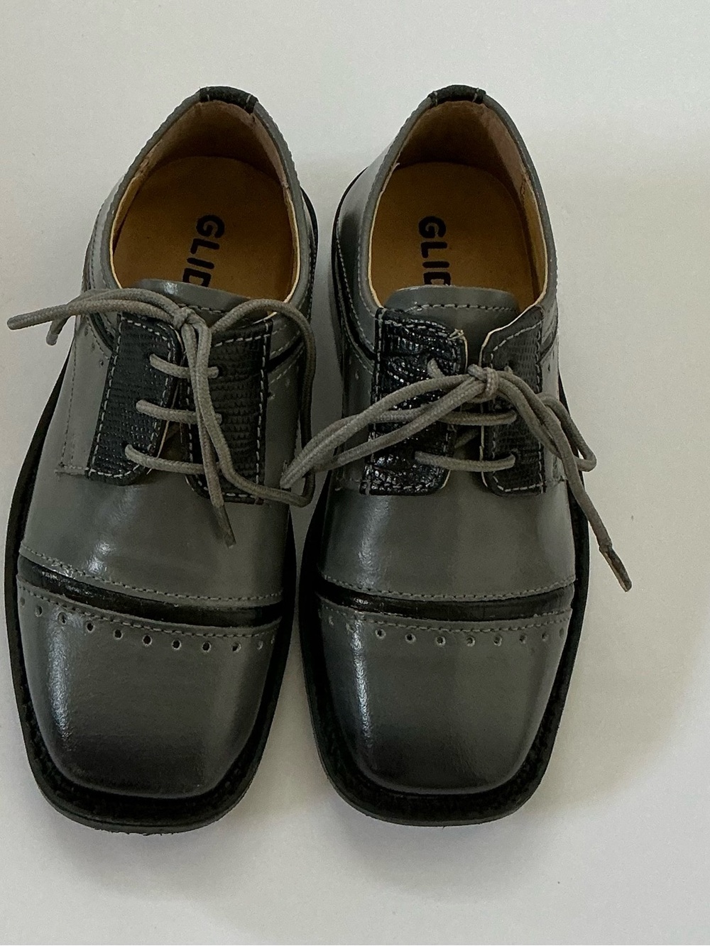 Ice Kids Gray Patent Leather Lace-Up Oxfords with Black Trim